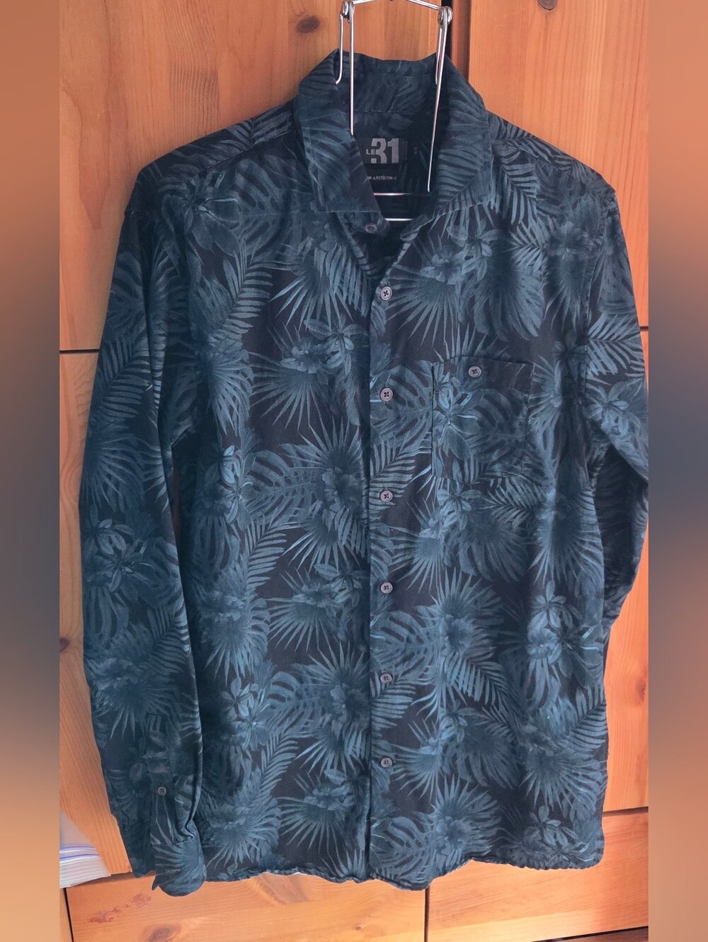 Le 31 Men's Slim Fit Blue & Black Floral Cotton Dress Shirt Size Medium